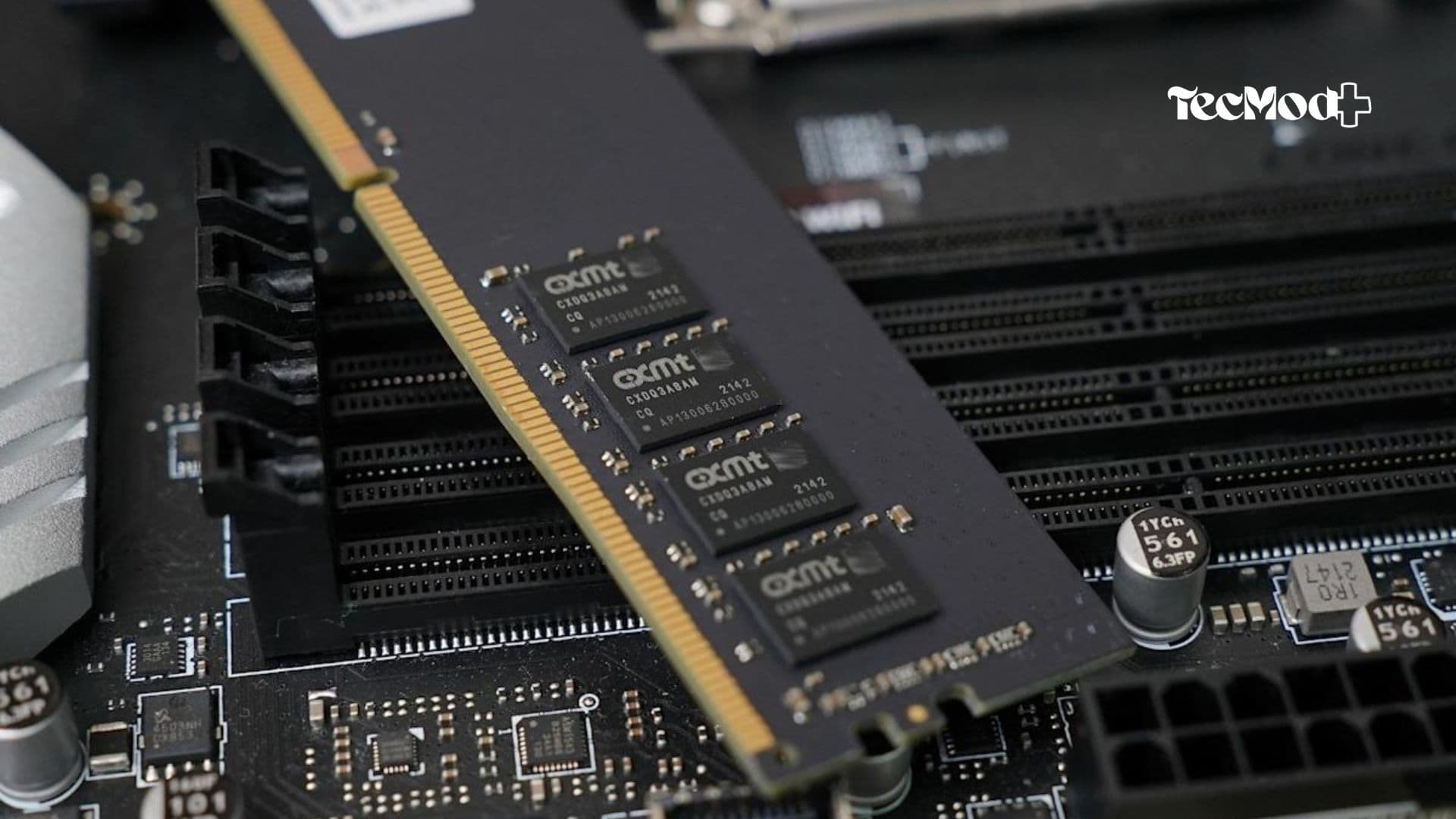 Chips de memória DRAM e HBM utilizados em aplicações de inteligência artificial.